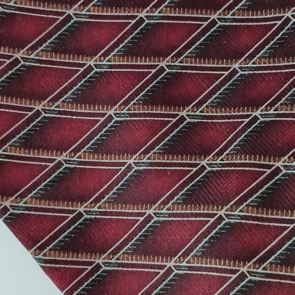 Bill Blass Mens Necktie Silk Burgandy Business Formal Geometric 4" W X 58" L - Picture 3 of 5
